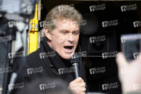 David Hasselhoff protestiert gegen Abbau der Berliner Mauer