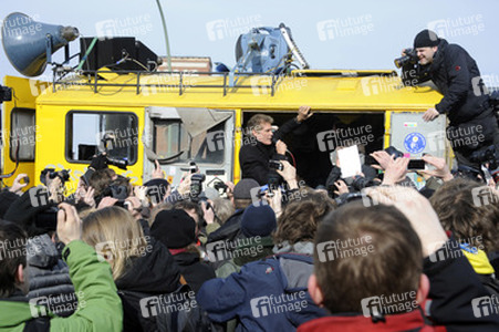 David Hasselhoff protestiert gegen Abbau der Berliner Mauer