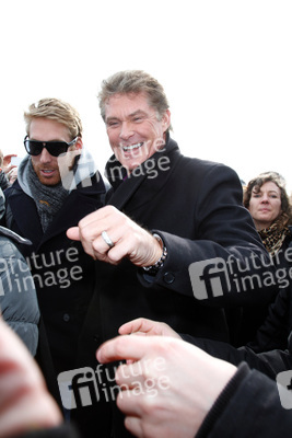 David Hasselhoff protestiert gegen Abbau der Berliner Mauer