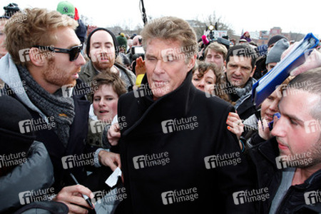 David Hasselhoff protestiert gegen Abbau der Berliner Mauer