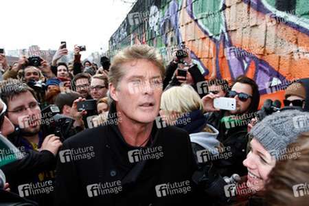 David Hasselhoff protestiert gegen Abbau der Berliner Mauer