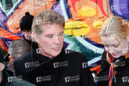 David Hasselhoff protestiert gegen Abbau der Berliner Mauer