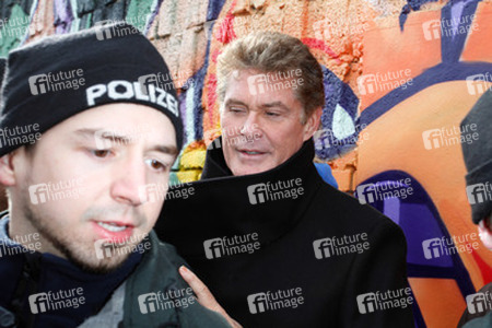 David Hasselhoff protestiert gegen Abbau der Berliner Mauer