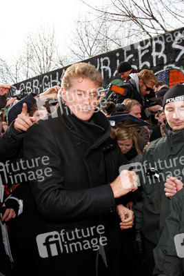David Hasselhoff protestiert gegen Abbau der Berliner Mauer