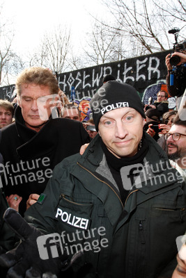David Hasselhoff protestiert gegen Abbau der Berliner Mauer