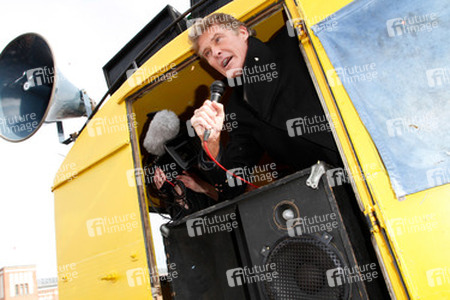 David Hasselhoff protestiert gegen Abbau der Berliner Mauer
