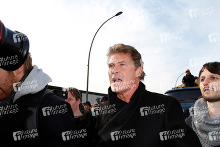 David Hasselhoff protestiert gegen Abbau der Berliner Mauer