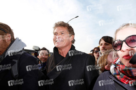 David Hasselhoff protestiert gegen Abbau der Berliner Mauer