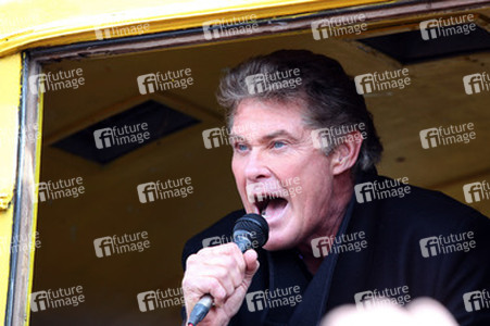 David Hasselhoff protestiert gegen Abbau der Berliner Mauer