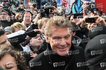 David Hasselhoff protestiert gegen Abbau der Berliner Mauer