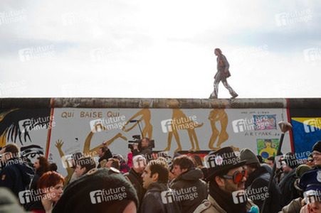 David Hasselhoff protestiert gegen Abbau der Berliner Mauer