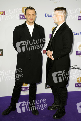 Theo Hutchcraft, Adam Anderson (Hurts)