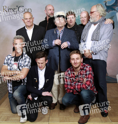 Jed Brophy, Mark Hadlow, Adam Brown, Graham McTavish, Sylvester McCoy, Stephen Hunter, Dean O'Gorman, Peter Hambleton, John Callen