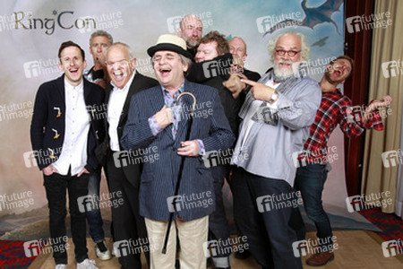 Adam Brown, Jed Brpphy, Mark Hadlow, Sylvester McCoy, Graham McTavish, Stephen Hunter, Peter Hambleton, John Callen, Dean O'Gorman