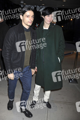 Olivier Theyskens mit Begleitung
