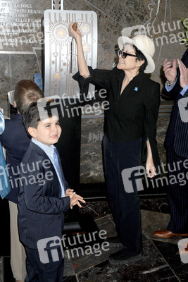 Yoko Ono Celebrates 'World Autism Awareness Day' At The Empire State Building