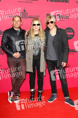 Uwe Hassbecker, Anna Loos, Ritchie Barton (Silly)