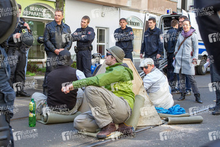 Protestaktion gegen Aufmarsch von Neonazis am 1. Mai, Berlin
