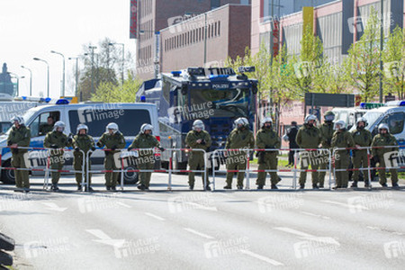Protestaktion gegen Aufmarsch von Neonazis am 1. Mai, Berlin