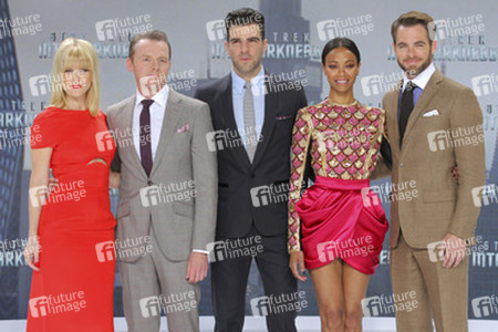 Alice Eve, Simon Pegg, Zachary Quinto, Zoe Saldana, Chris Pine