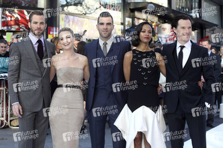 Chris Pine, Alice Eve, Zachary Quinto, Zoe Saldana, Benedict Cumberbatch