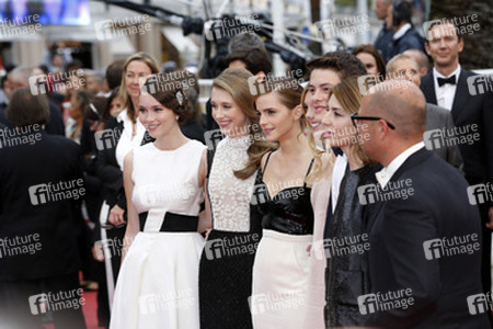 Katie Chang, Taissa Farmiga, Emma Watson, Claire Julien, Israel Broussard, Sofia Coppola