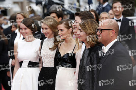 Katie Chang, Taissa Farmiga, Emma Watson, Claire Julien, Israel Broussard, Sofia Coppola
