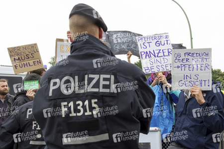 Polizei-Demonstration gegen das Pfefferspray-Verbot, Berlin