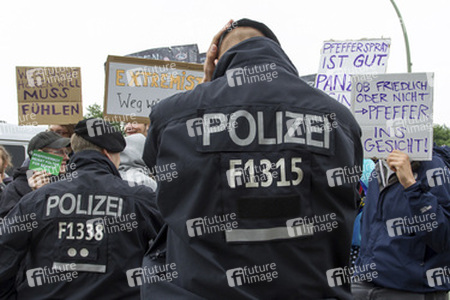 Polizei-Demonstration gegen das Pfefferspray-Verbot, Berlin