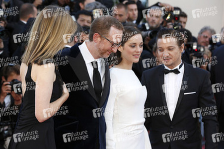 James Gray mit Gattin Alexandra Dickson Gray, Marion Cotillard, Jeremy Renner