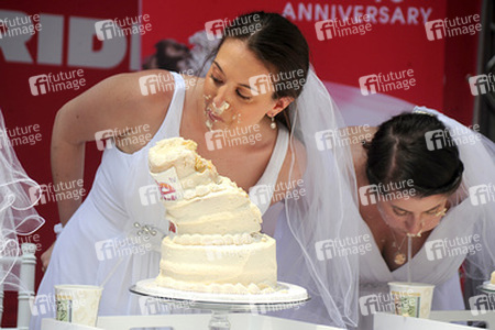 'Bridezillas' Kuchen-Esswettbewerb & We TV's 10. Geburtstag, New York