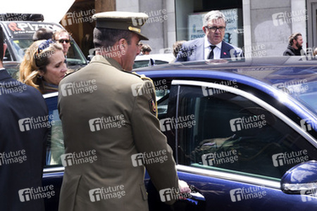 Elena von Spanien mit ihrem persönlichen Sekretär Carlos Garcia Revenga