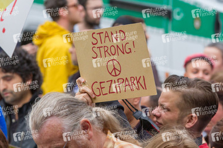 Solidaritäts-Demonstration für die Aufständischen in Istanbul