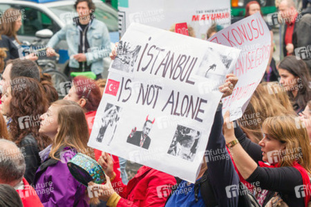 Solidaritäts-Demonstration für die Aufständischen in Istanbul