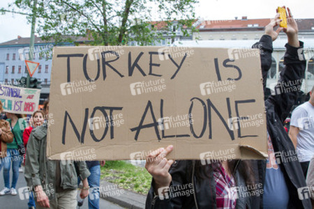 Solidaritäts-Demonstration für die Aufständischen in Istanbul
