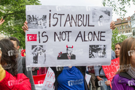 Solidaritäts-Demonstration für die Aufständischen in Istanbul