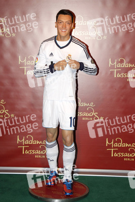 Enthülung der Wachsfigur von Mesut Oezil, Berlin