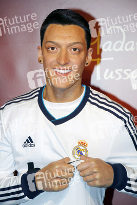 Enthülung der Wachsfigur von Mesut Oezil, Berlin