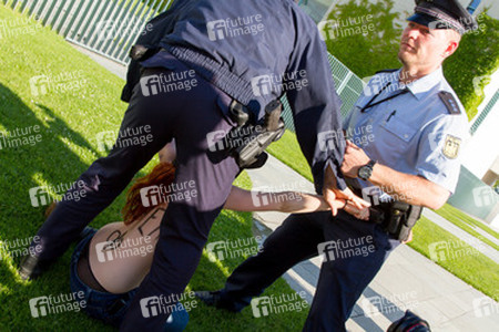 Femen Protest am Bundeskanzleramt, Berlin
