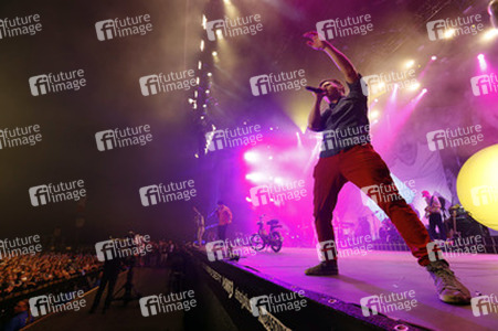 Björn Beton / Björn Warns, König Boris / Boris Lauterbach, Dokter Renz / Martin Vandreier (Fettes Brot)