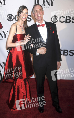 Hayley DuMond Carradine, Keith Carradine