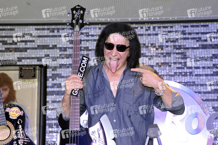 Gene Simmons im Hard Rock Cafe, Berlin