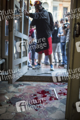 Polizei räumt das Protestlager am Taksim-Platz in Istanbul, Türkei