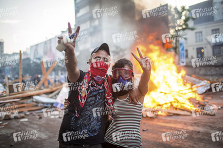 Polizei räumt das Protestlager am Taksim-Platz in Istanbul, Türkei