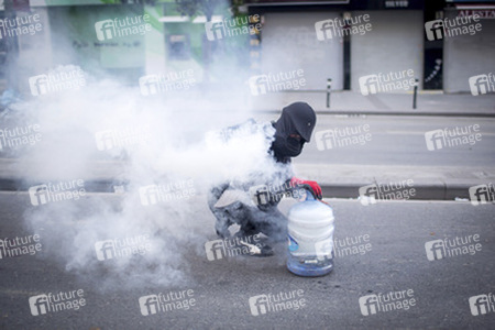 Polizei räumt das Protestlager am Taksim-Platz in Istanbul, Türkei