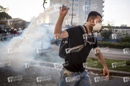 Polizei räumt das Protestlager am Taksim-Platz in Istanbul, Türkei