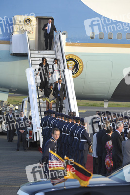 Barack Obama mit Gattin Michelle und Töchtern Natacha/Sasha und Malia Ann