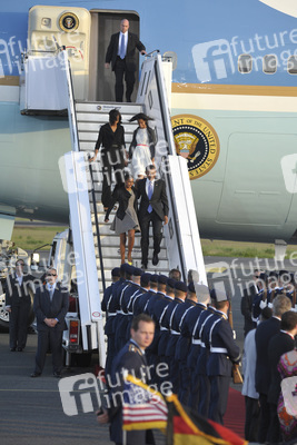Barack Obama mit Gattin Michelle und Töchtern Natacha/Sasha und Malia Ann