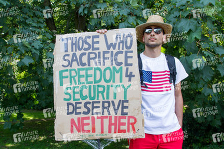 Anti Obama Demonstration, Berlin