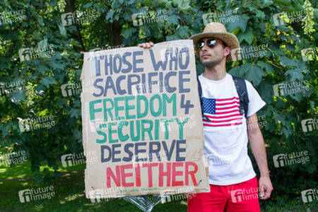 Anti Obama Demonstration, Berlin